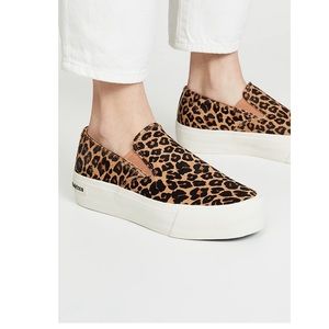 Seavees slip on platform animal print shoe. Size 7.5